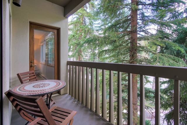 Condo, 2 Bedrooms