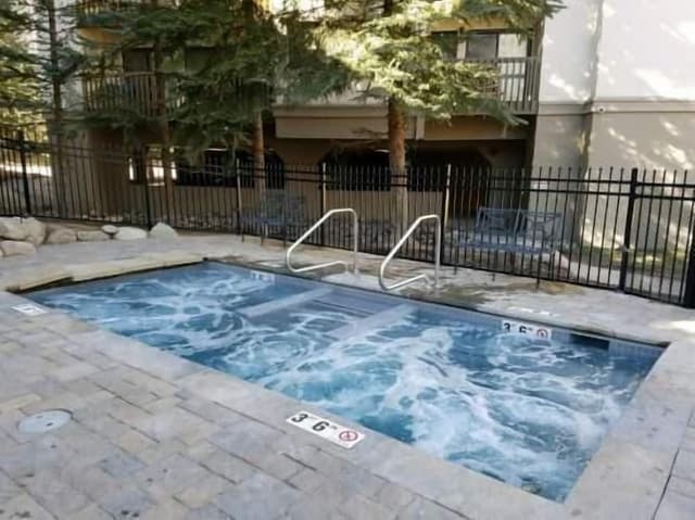 Condo, 2 Bedrooms