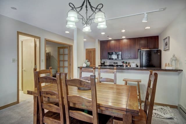 Condo, 2 Bedrooms