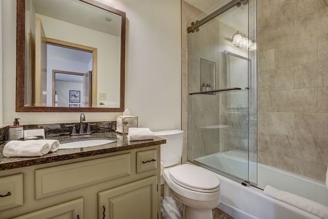 Condo, 2 Bedrooms