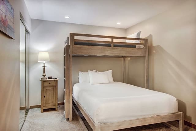 Condo, 2 Bedrooms