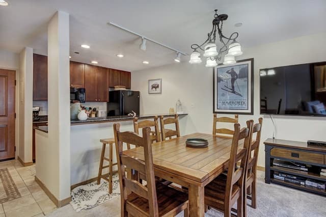 Condo, 2 Bedrooms