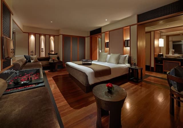 Studio Suite, Courtyard View
