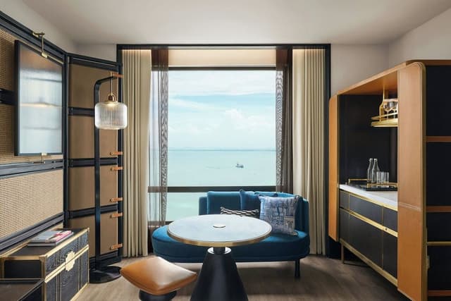 Room, 1 King Bed (Sea View)