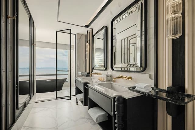 Room, 1 King Bed (Sea View)