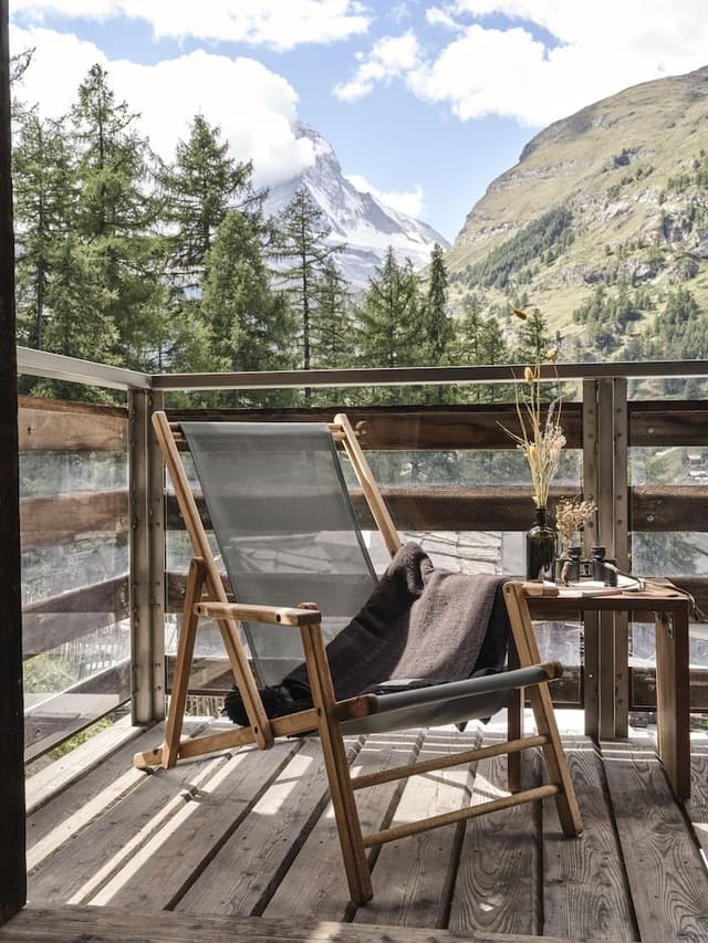 Room (Alpinist L)