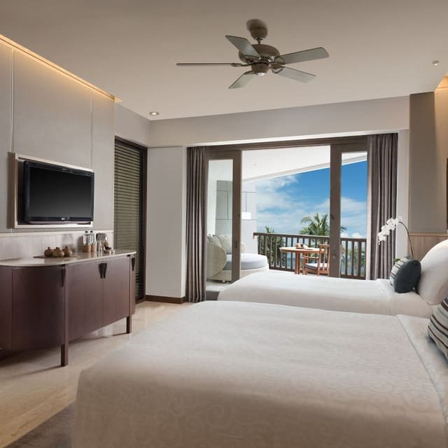 Deluxe Ocean Front Twin