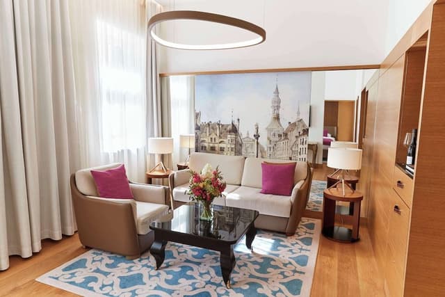 Deluxe Suite