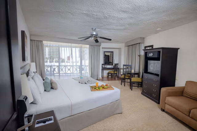 Suite-1 King Bed, Nonsmoking, Full Breakfast