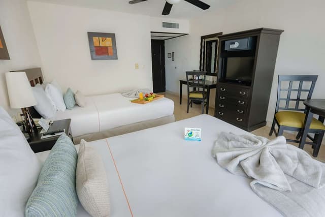 2 Double Beds, Non-Smoking, Full Breakfast