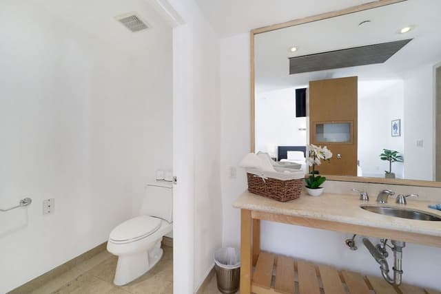 Superior Room, 1 King Bed, Private Bathroom (Self check-in)