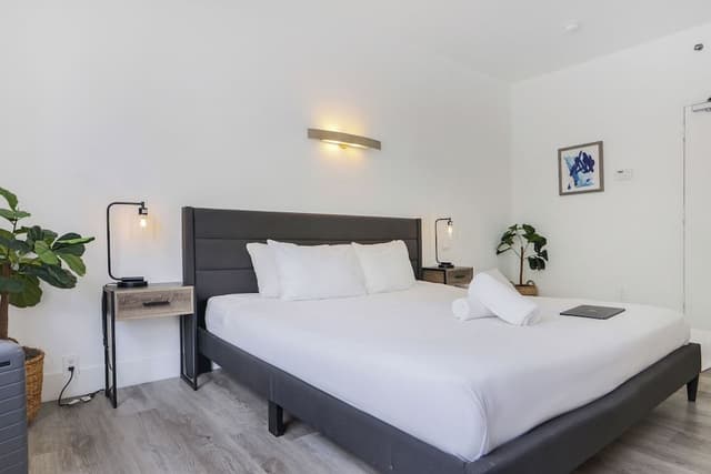 Standard Room, Multiple Beds, Private Bathroom (Self check-in)