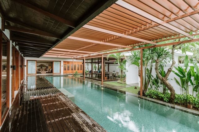 Royal Villa, 3 Bedrooms, Courtyard Area (Independent Building across the street)