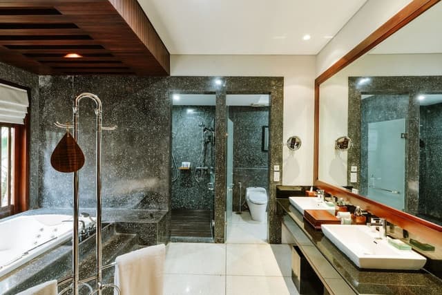Royal Villa, 3 Bedrooms, Courtyard Area (Independent Building across the street)