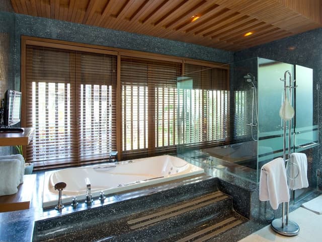 Royal Villa, 3 Bedrooms, Courtyard Area (Independent Building across the street)