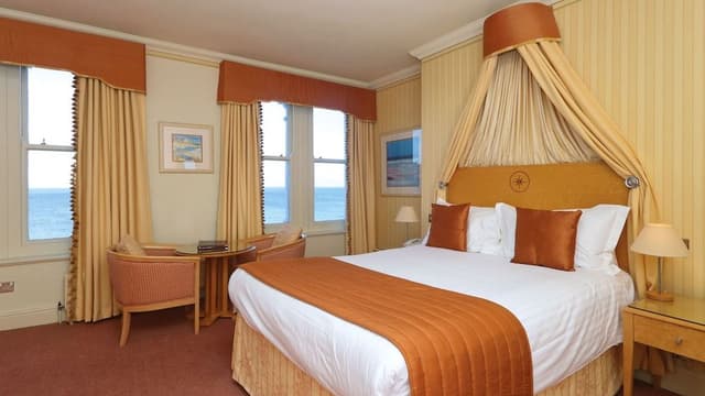 Superior Double Room (Front Facing)