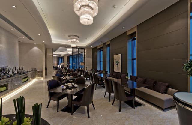 Superior Suite, 1 King Bed, Club Lounge Access, City View