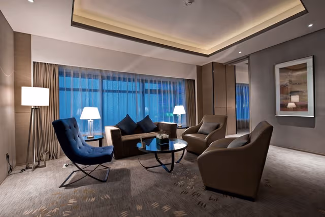 Superior Suite, 1 King Bed, Club Lounge Access, City View