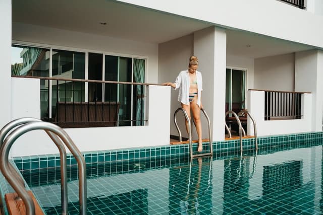 Premier Room, Pool Access