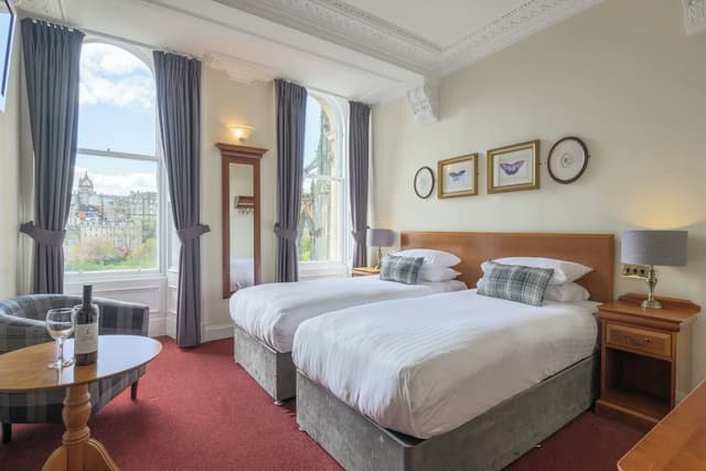 Standard Twin Room, 2 Twin Beds (Princes Street View)