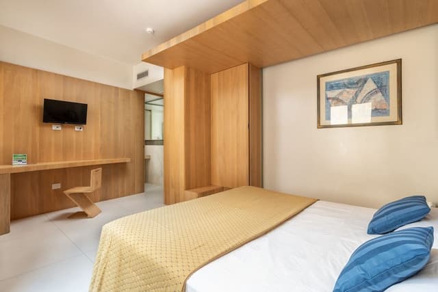 Economy Triple Room