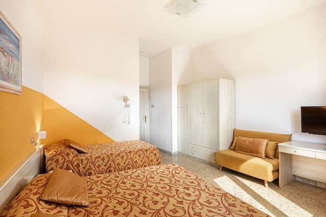 Economy Triple Room