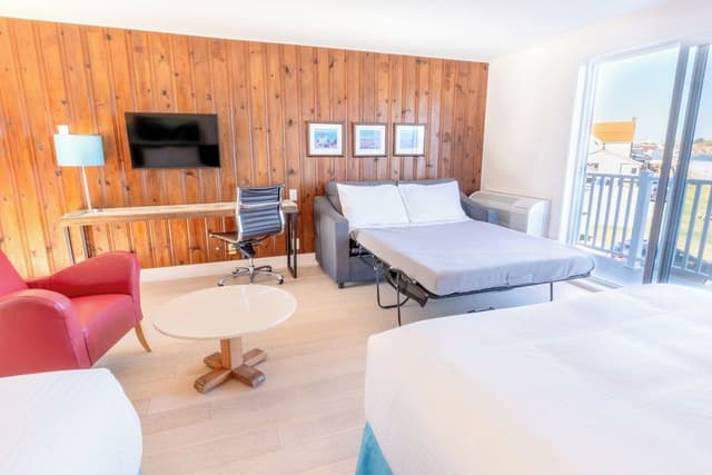 Panoramic Room ( Rock view)