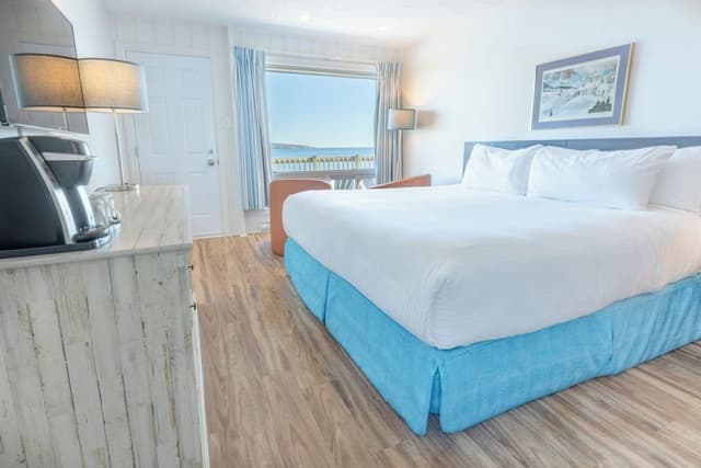 Signature Room ( Rock view)