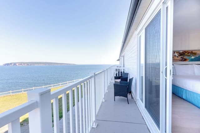 Panoramic Room ( Rock view)