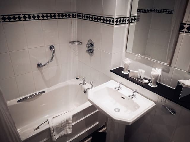 Executive Double / Twin Bedroom (With Spa Access)