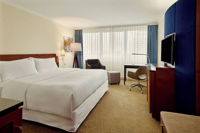 Junior Suite, 1 King Bed with Sofa bed
