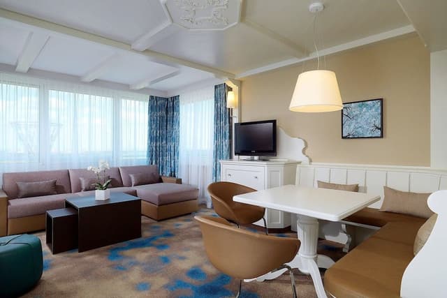 Junior Suite, 1 King Bed with Sofa bed