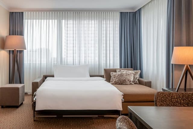 Junior Suite, 1 King Bed with Sofa bed