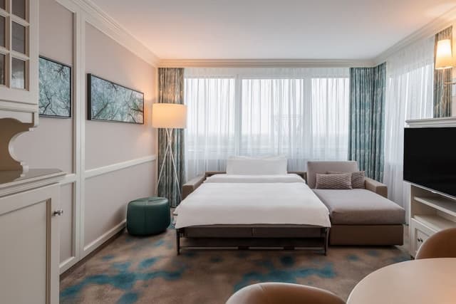 Junior Suite, 1 King Bed with Sofa bed