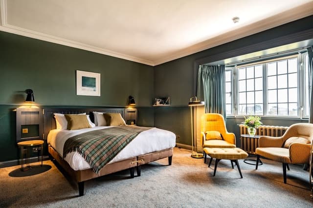 Standard Suite, 1 King Bed, Garden View