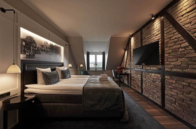 Signature Suite