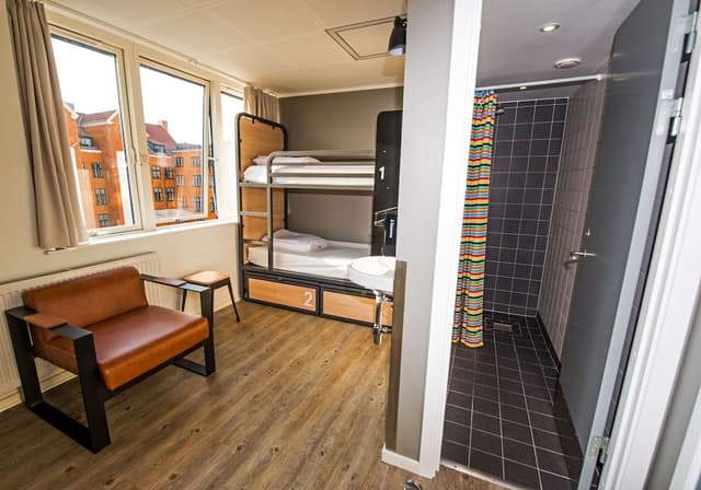 Private 4 Bed Room