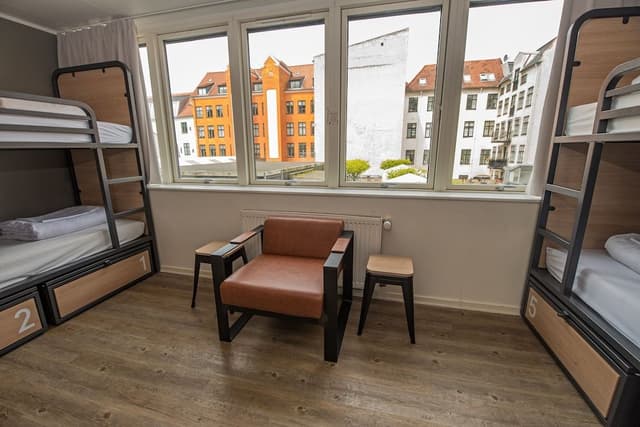 Private 4 Bed Room