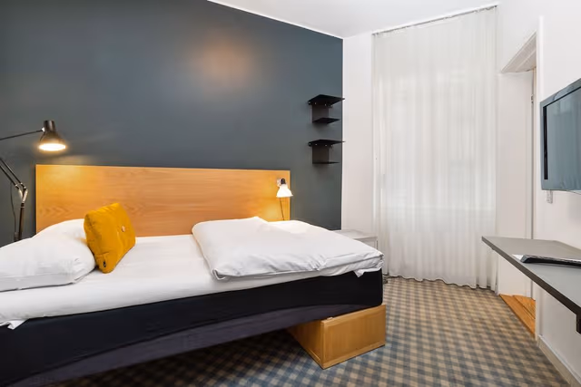 Tiny ( 1 Small Bed 90x200cm)