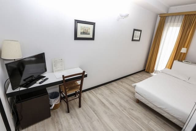 Economy Double Room, 1 Queen Bed