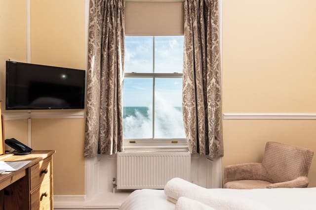 Single Room, Sea View