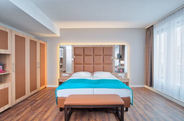 Deluxe Junior Suite