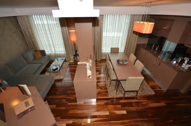 Residential Suite with Hot Tub and Steam Room - Free Access to Spa