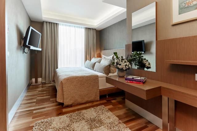 Residential Suite with Hot Tub and Steam Room - Free Access to Spa