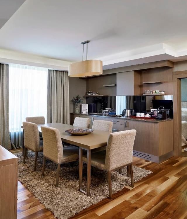 Residential Suite with Hot Tub and Steam Room - Free Access to Spa