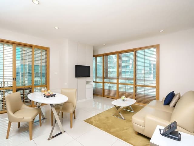 Corner Balcony Suite