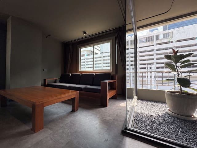 Premier Corner
