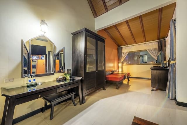 Emerald Suite
