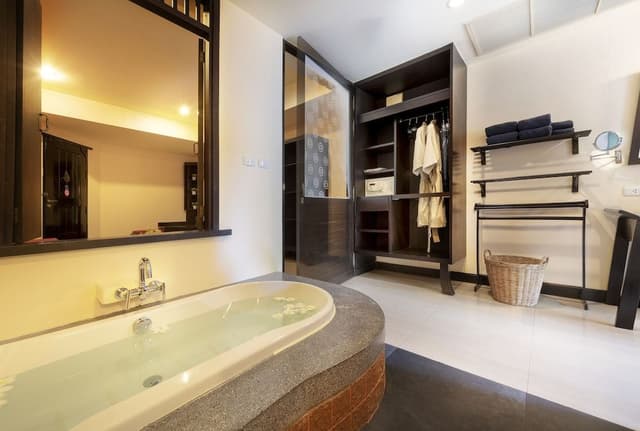Silver Suite