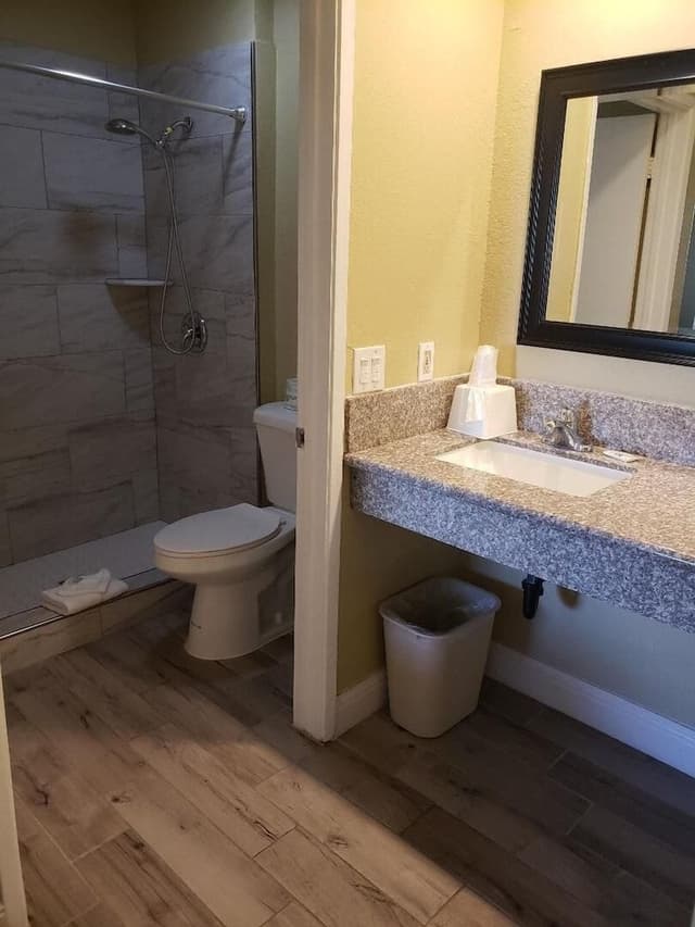 Basic Room, 2 Queen Beds, Non Smoking